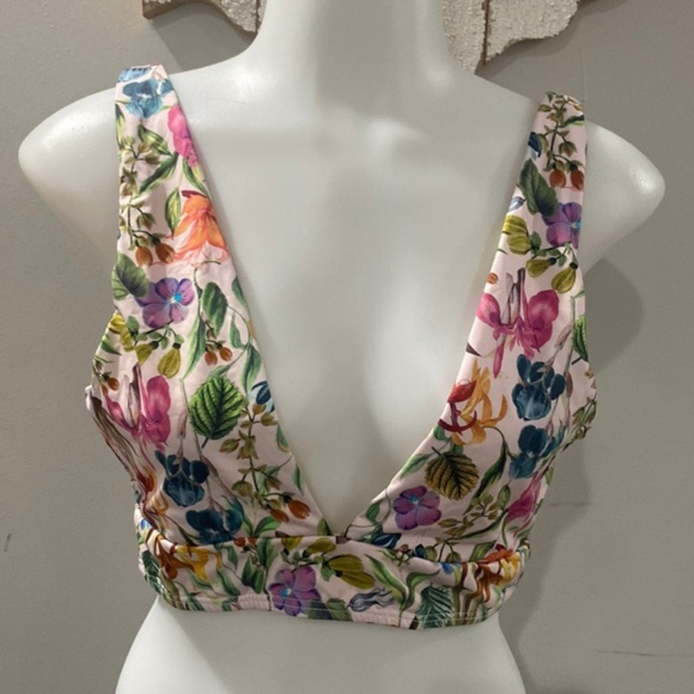 NWOT! Floral Print‎ Bikini Top